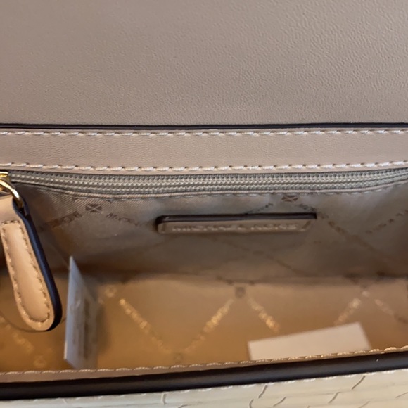 Mk Mercer clutch crossbody - Picture 8 of 9